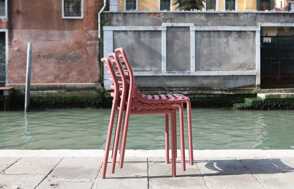 NARDI DOGA BISTROT Piros modern Műanyag kültéri szék
